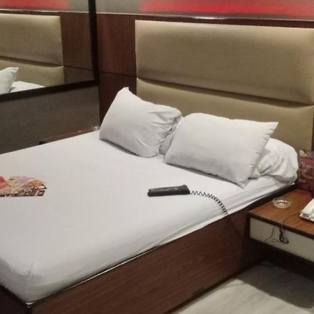 Hotel Sogo Buendia Pasay Esterno foto