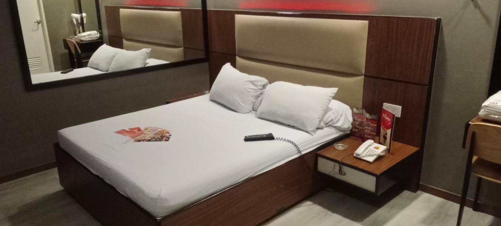 Hotel Sogo Buendia Pasay Esterno foto