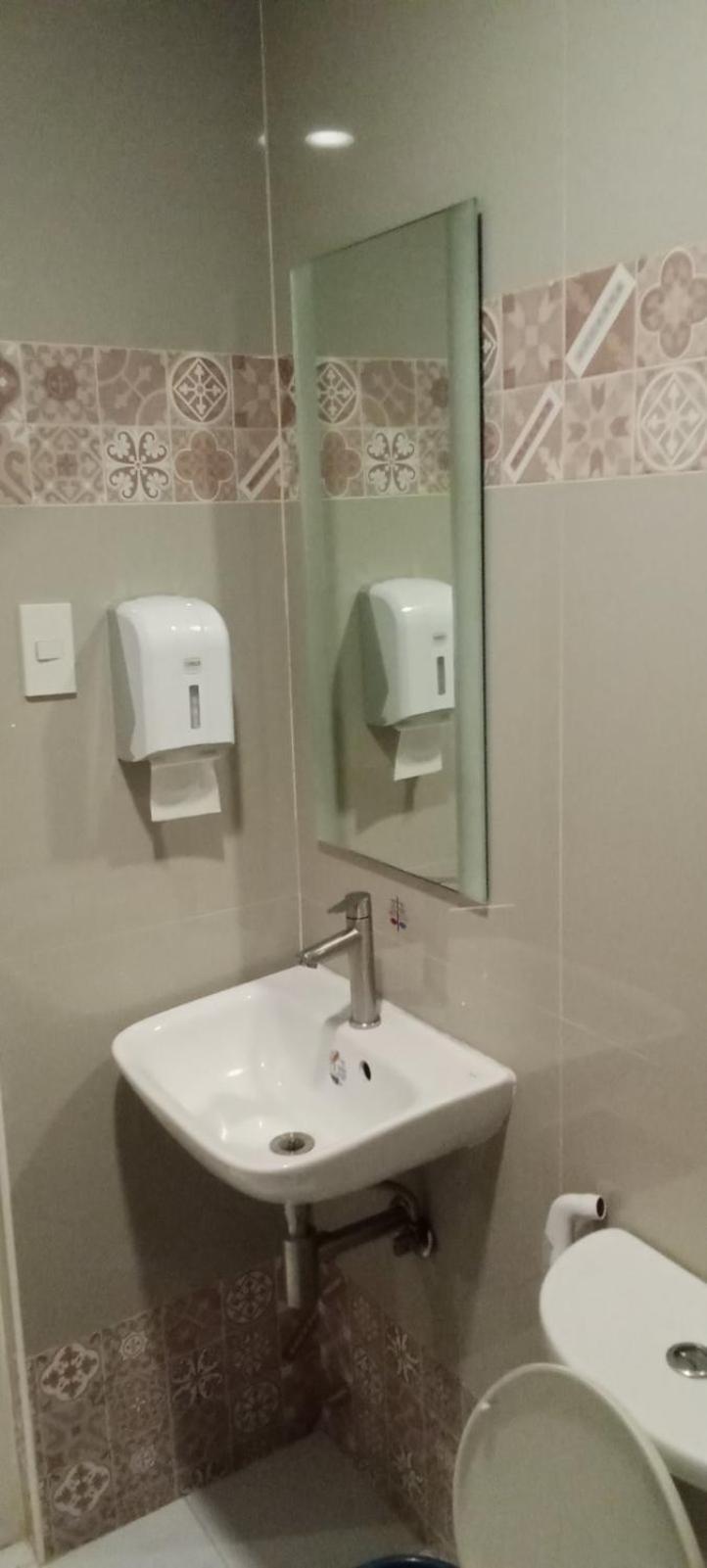 Hotel Sogo Buendia Pasay Esterno foto