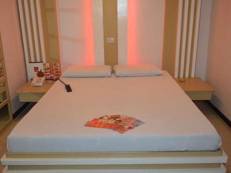 Hotel Sogo Buendia Pasay Esterno foto