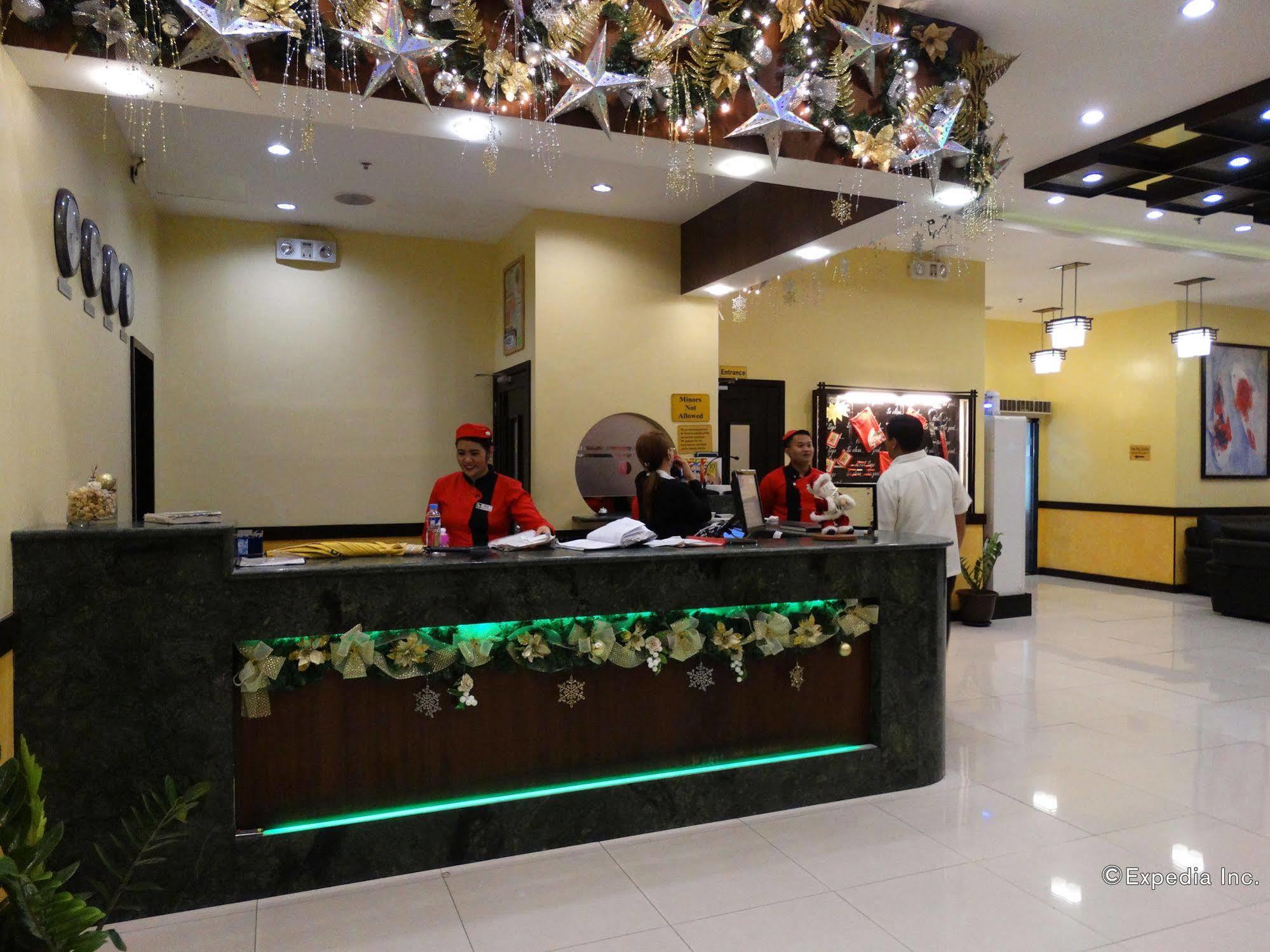 Hotel Sogo Buendia Pasay Esterno foto