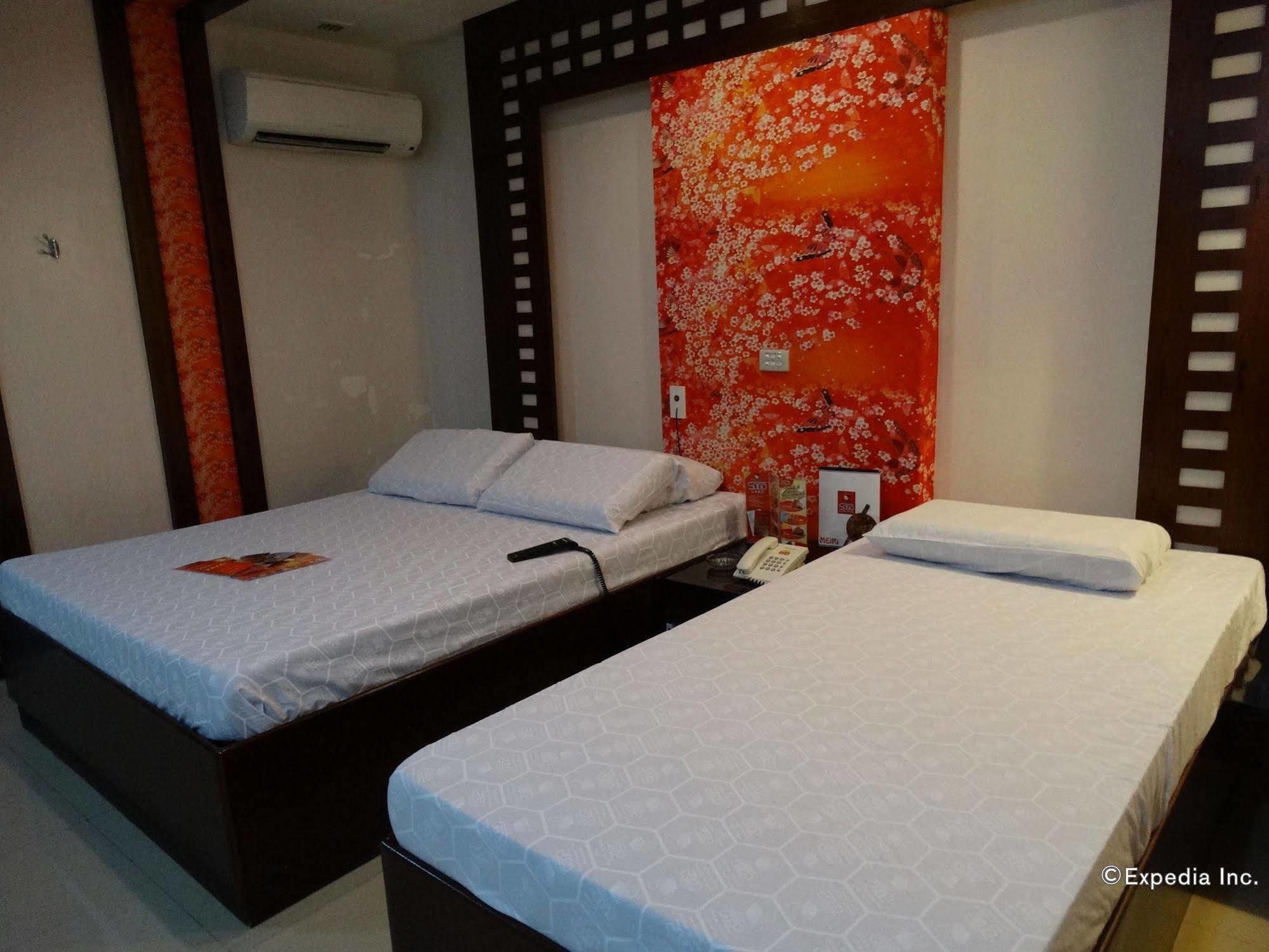 Hotel Sogo Buendia Pasay Esterno foto