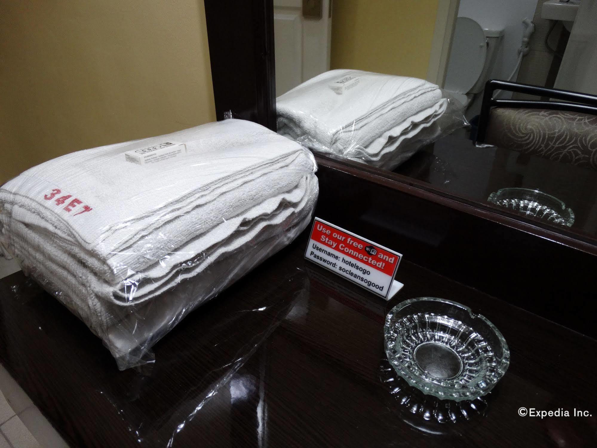 Hotel Sogo Buendia Pasay Esterno foto